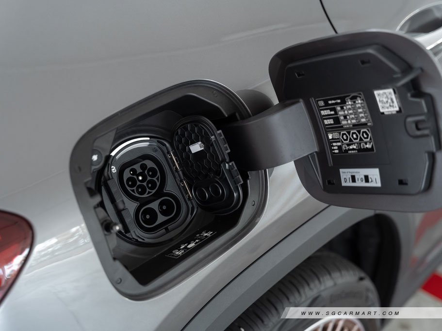 https://i.i-sgcm.com/new_cars/cars/12924/12924_g56