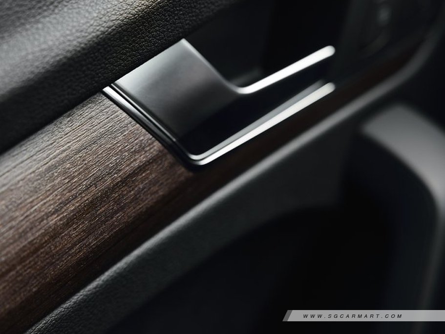 https://i.i-sgcm.com/new_cars/cars/12930/12930_g26