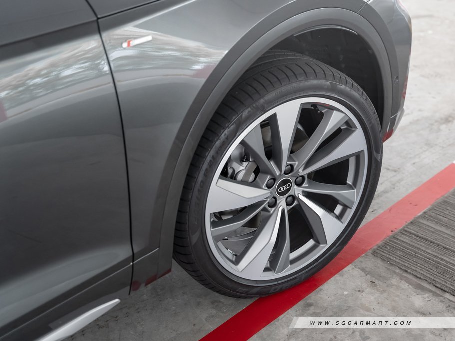 https://i.i-sgcm.com/new_cars/cars/12930/12930_g44
