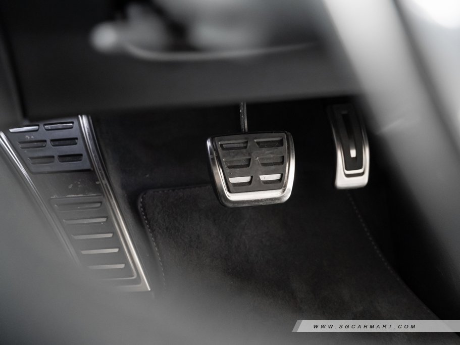 https://i.i-sgcm.com/new_cars/cars/12930/12930_g68