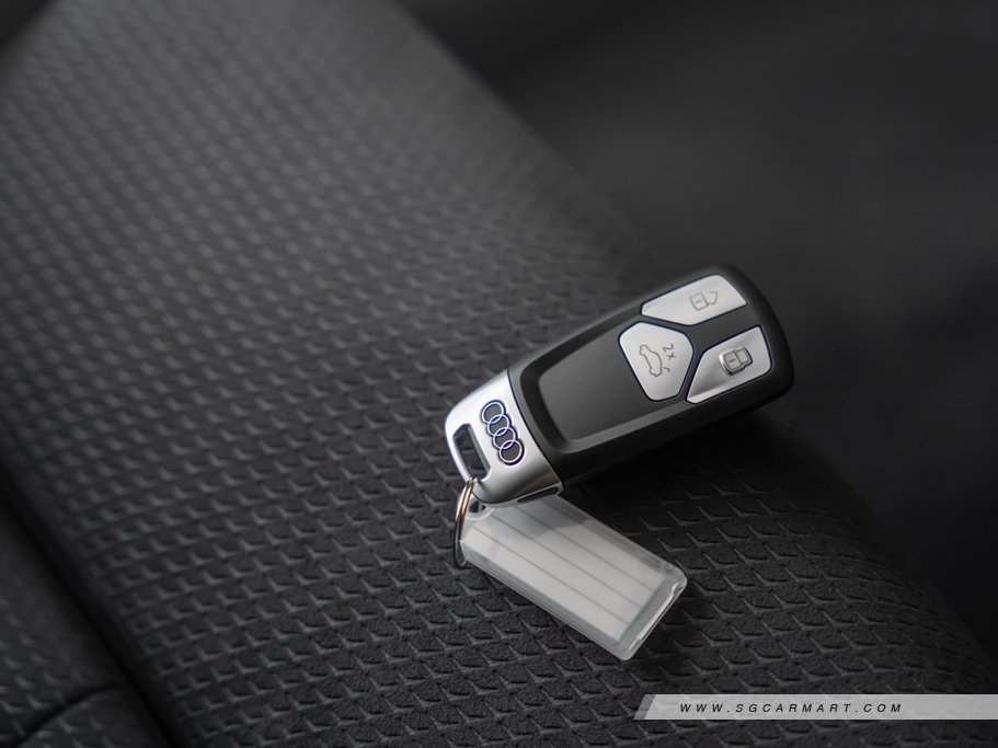 https://i.i-sgcm.com/new_cars/cars/12930/12930_g71