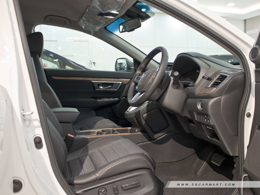https://i.i-sgcm.com/new_cars/cars/12932/12932_g12