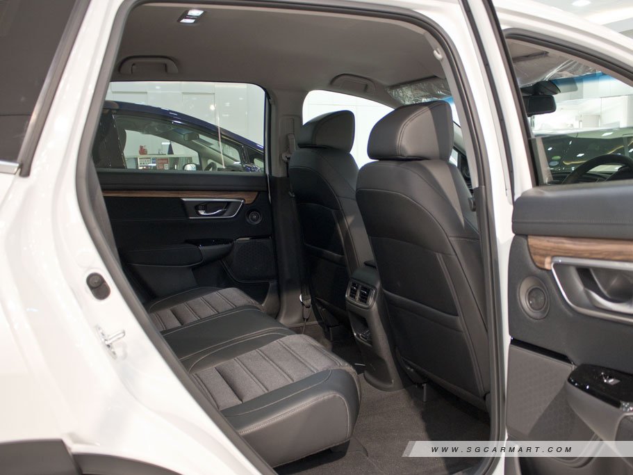 https://i.i-sgcm.com/new_cars/cars/12932/12932_g14