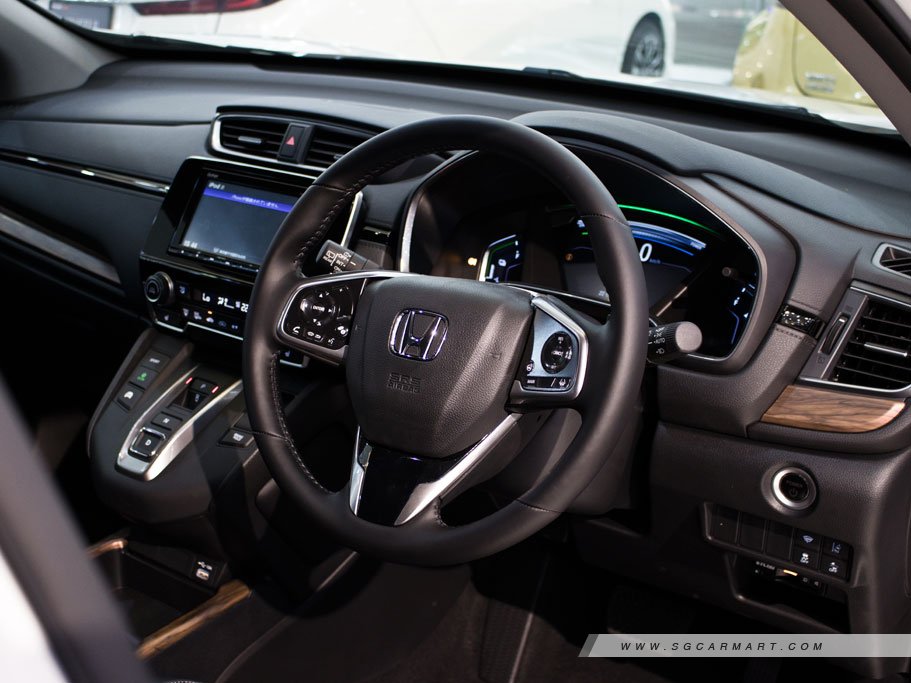 https://i.i-sgcm.com/new_cars/cars/12932/12932_g17
