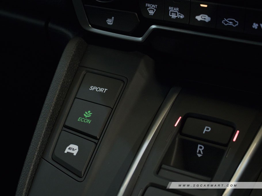 https://i.i-sgcm.com/new_cars/cars/12932/12932_g25