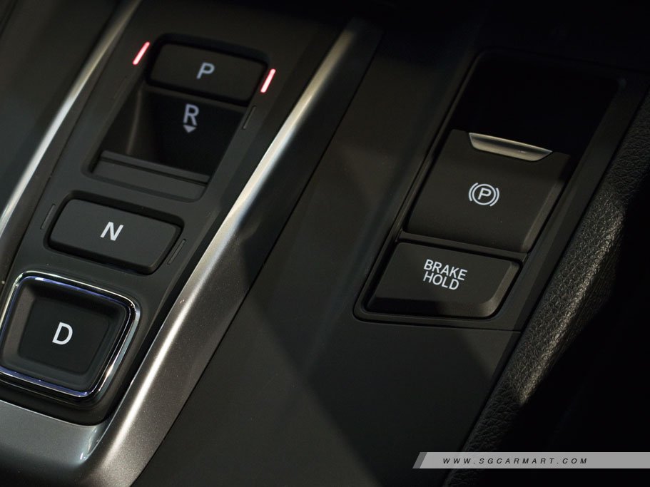 https://i.i-sgcm.com/new_cars/cars/12932/12932_g26