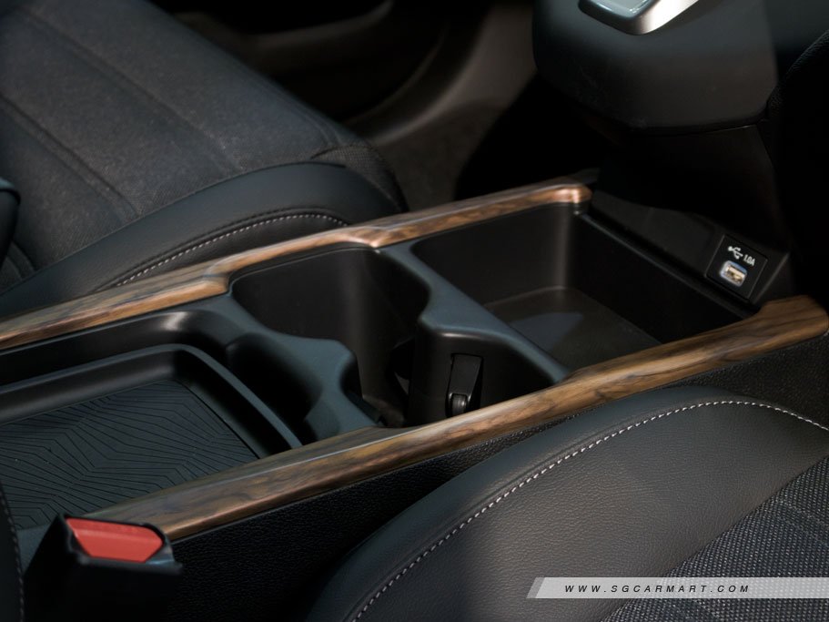 https://i.i-sgcm.com/new_cars/cars/12932/12932_g27
