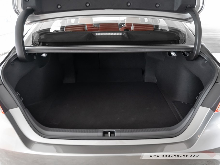 https://i.i-sgcm.com/new_cars/cars/12935/12935_g56