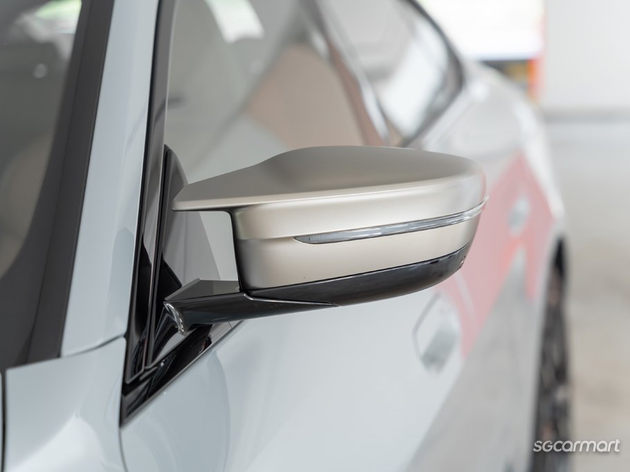 https://i.i-sgcm.com/new_cars/cars/12937/12937_g25