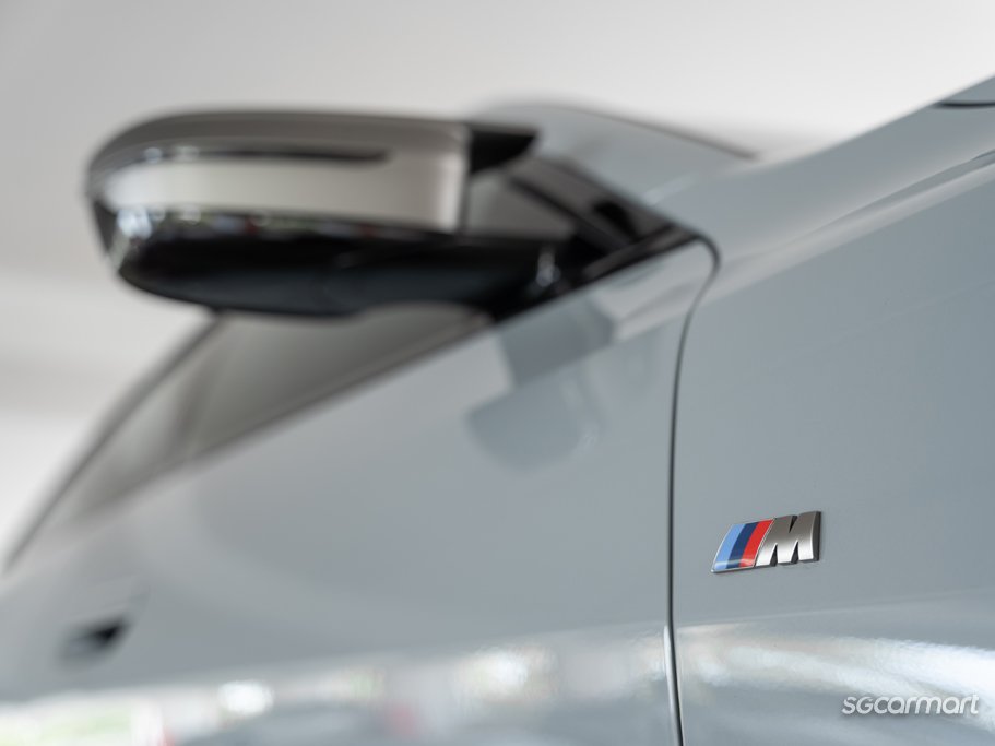 https://i.i-sgcm.com/new_cars/cars/12937/12937_g26