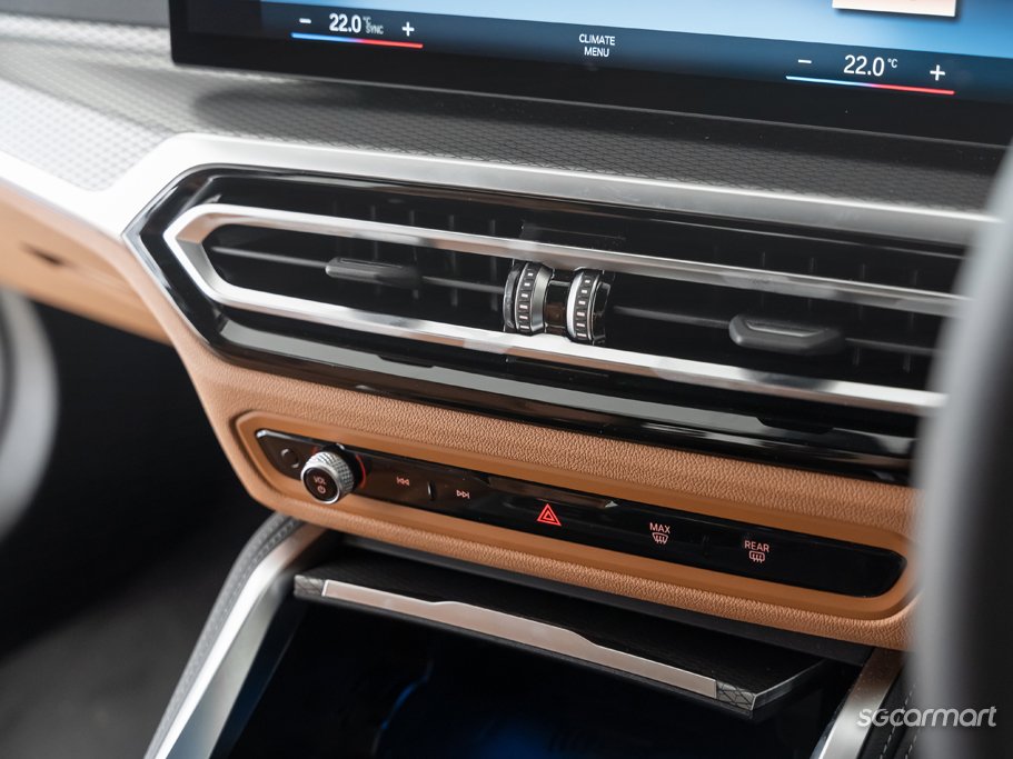 https://i.i-sgcm.com/new_cars/cars/12937/12937_g49