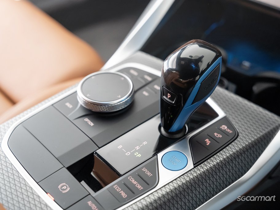 https://i.i-sgcm.com/new_cars/cars/12937/12937_g51