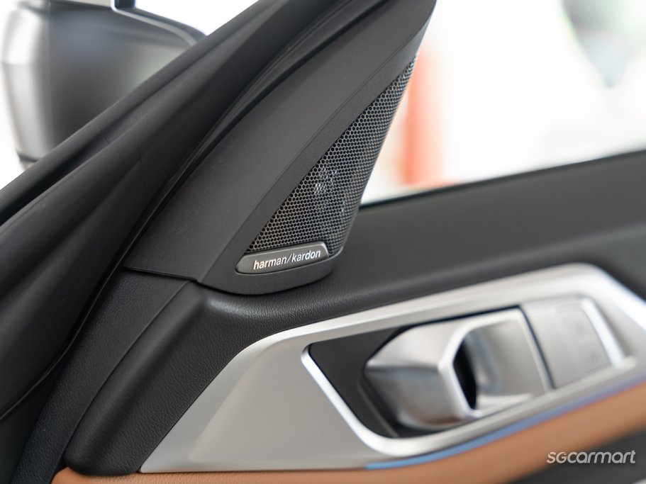 https://i.i-sgcm.com/new_cars/cars/12937/12937_g55