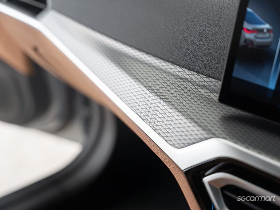 https://i.i-sgcm.com/new_cars/cars/12937/12937_g57