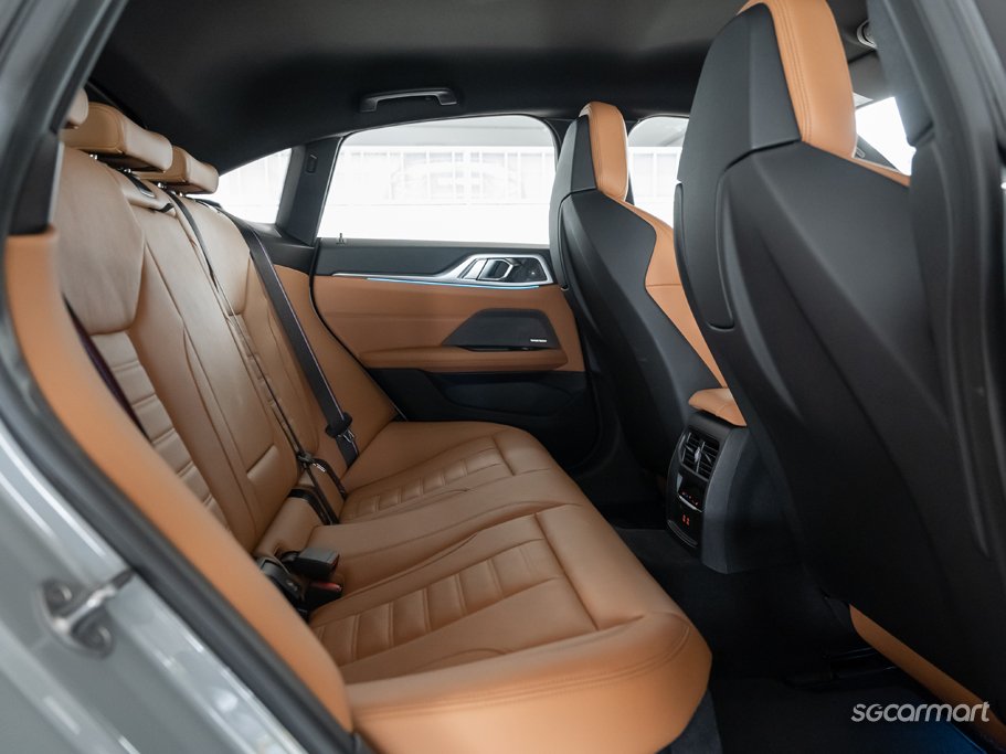 https://i.i-sgcm.com/new_cars/cars/12937/12937_g63