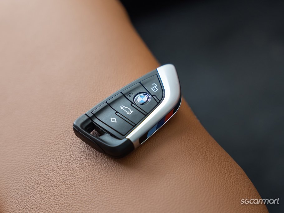https://i.i-sgcm.com/new_cars/cars/12937/12937_g68