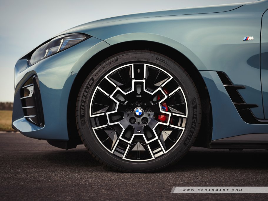 https://i.i-sgcm.com/new_cars/cars/12937/12937_g72