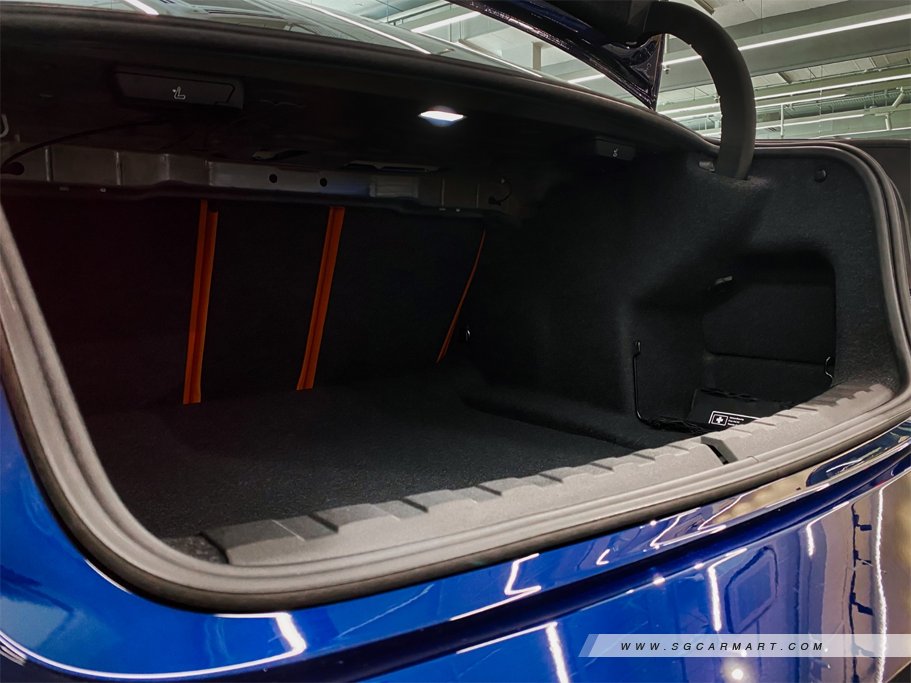 https://i.i-sgcm.com/new_cars/cars/12951/12951_g12