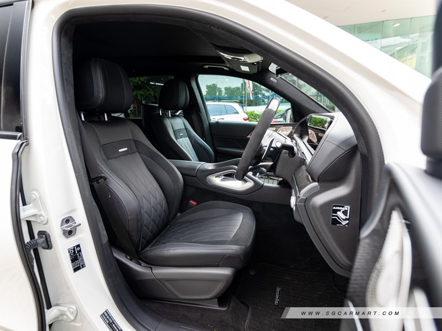 https://i.i-sgcm.com/new_cars/cars/12952/12952_g7