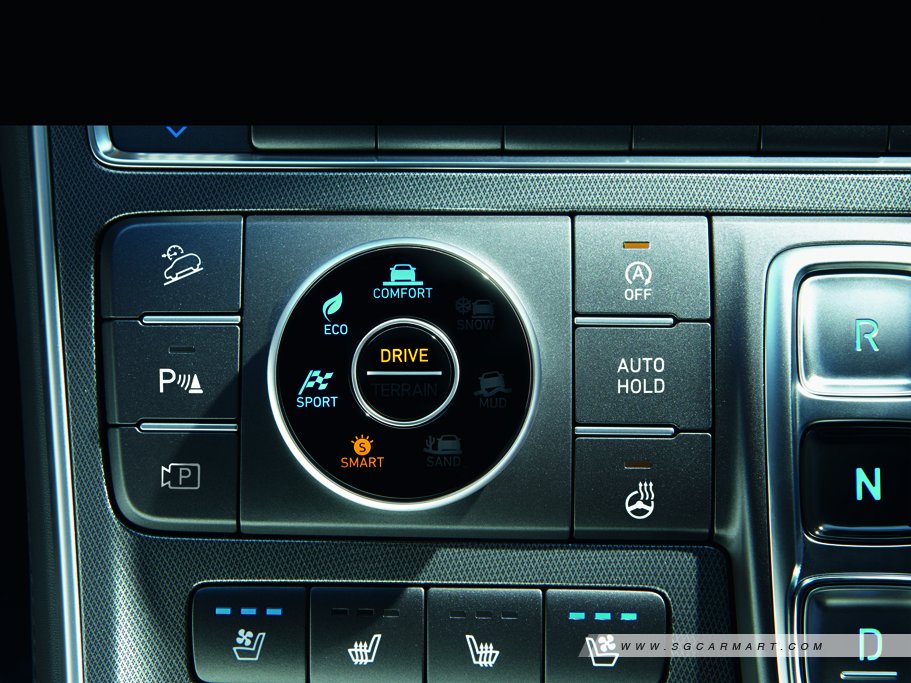 https://i.i-sgcm.com/new_cars/cars/12955/12955_g26