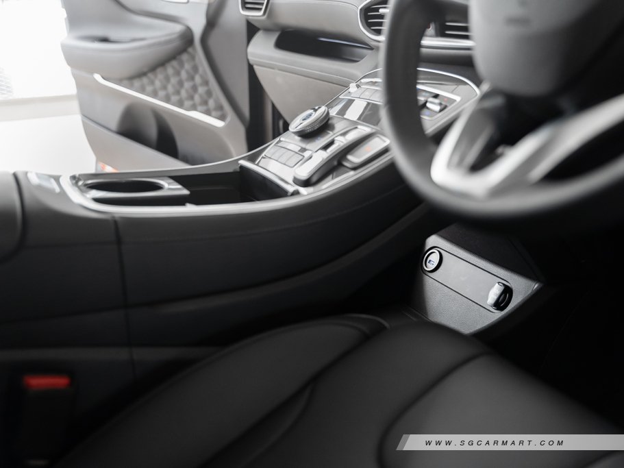 https://i.i-sgcm.com/new_cars/cars/12955/12955_g61