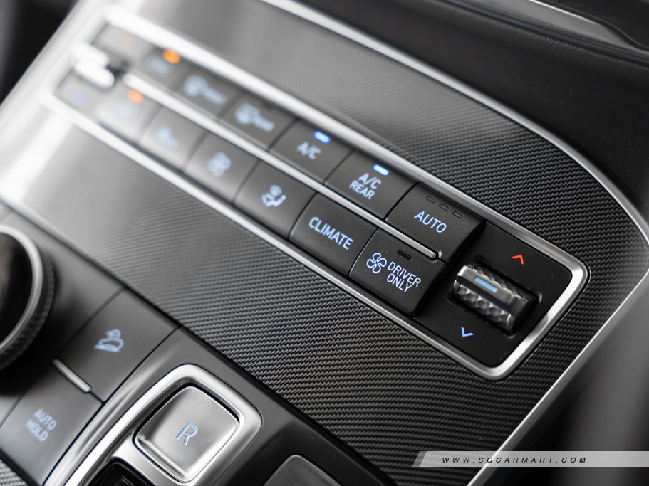 https://i.i-sgcm.com/new_cars/cars/12955/12955_g68