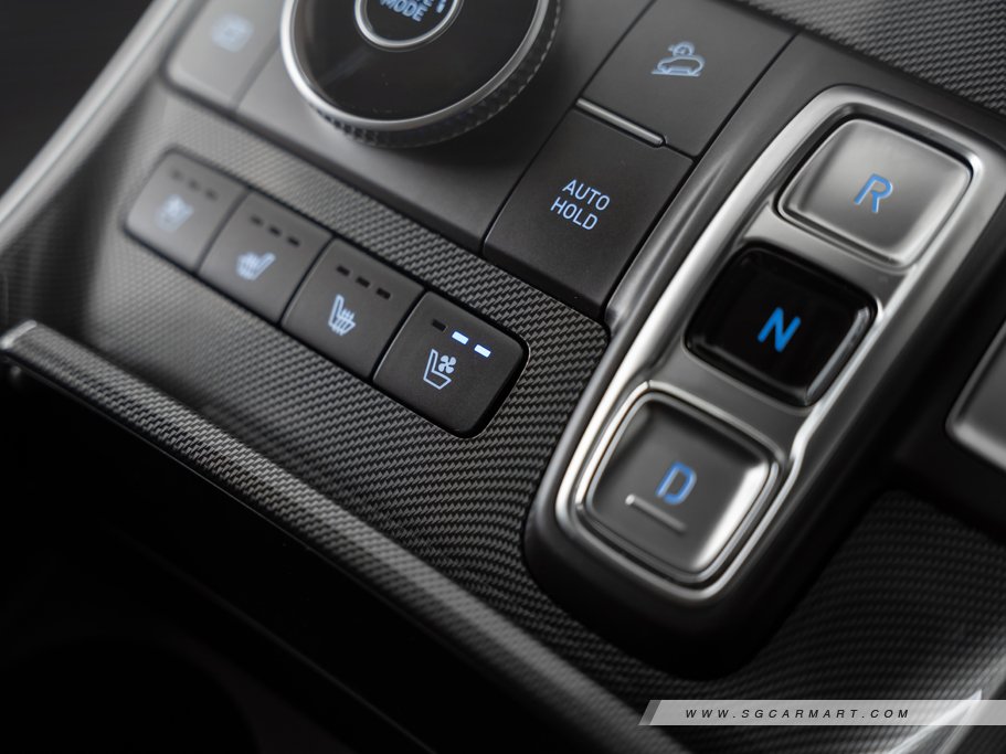 https://i.i-sgcm.com/new_cars/cars/12955/12955_g72