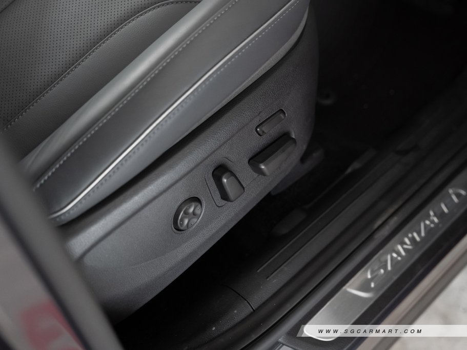 https://i.i-sgcm.com/new_cars/cars/12955/12955_g75