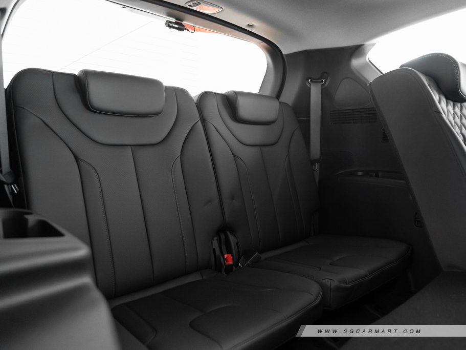 https://i.i-sgcm.com/new_cars/cars/12955/12955_g84
