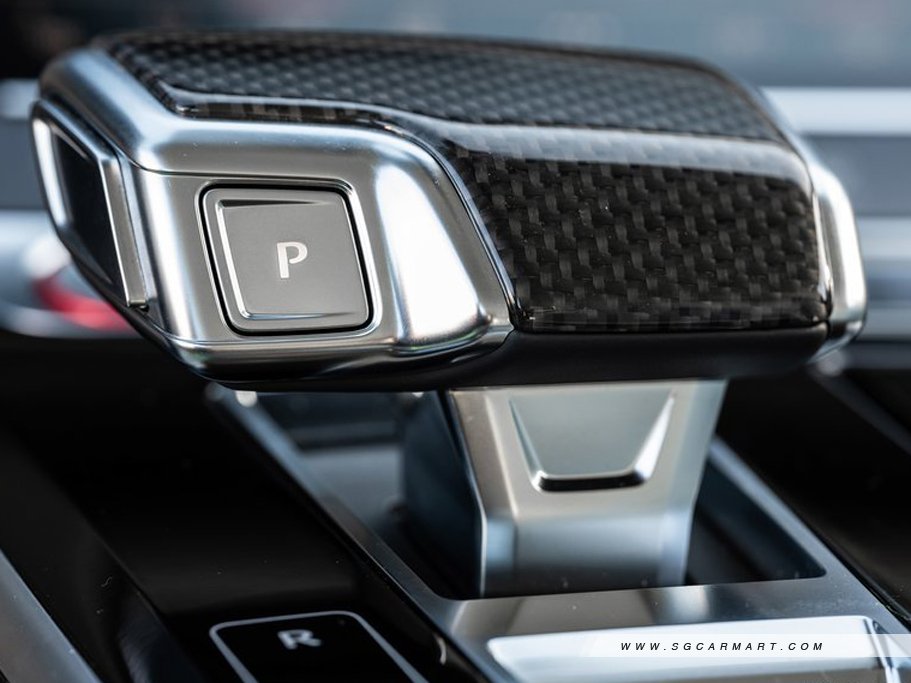 https://i.i-sgcm.com/new_cars/cars/12960/12960_g23