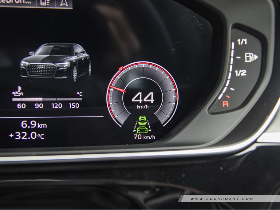 https://i.i-sgcm.com/new_cars/cars/12960/12960_g42