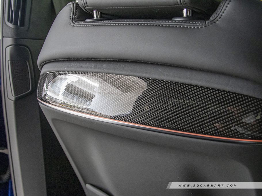 https://i.i-sgcm.com/new_cars/cars/12960/12960_g64