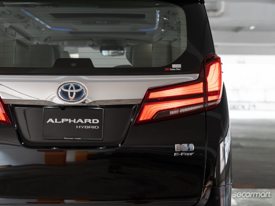 https://i.i-sgcm.com/new_cars/cars/12961/12961_g12