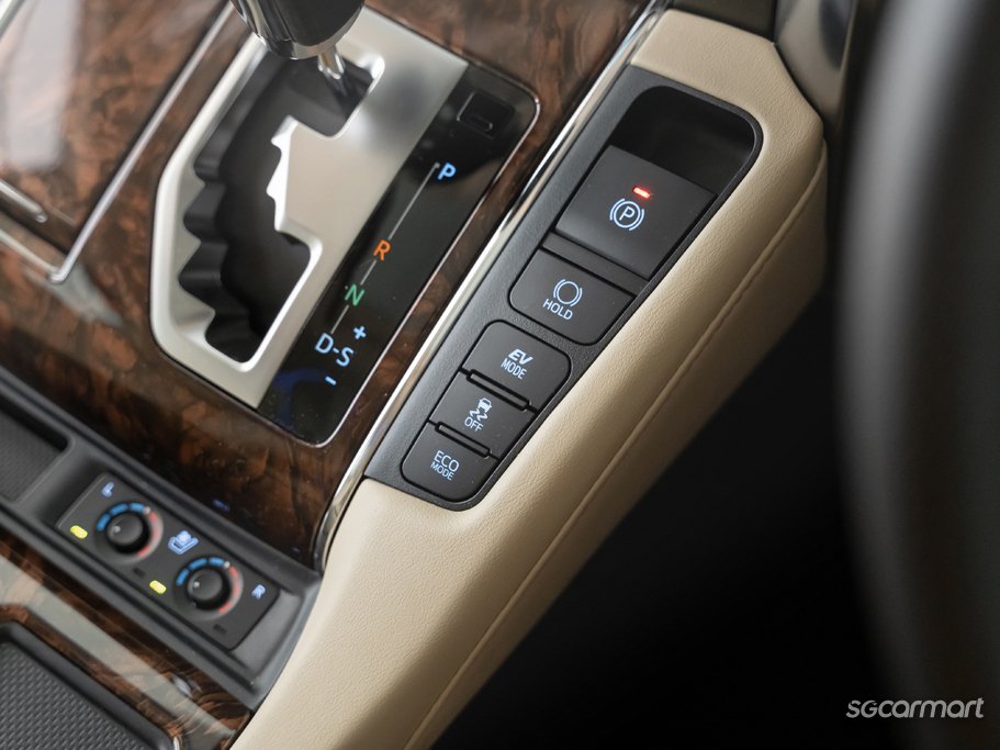 https://i.i-sgcm.com/new_cars/cars/12961/12961_g27