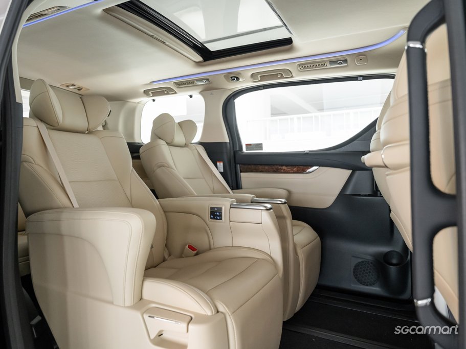 https://i.i-sgcm.com/new_cars/cars/12961/12961_g38