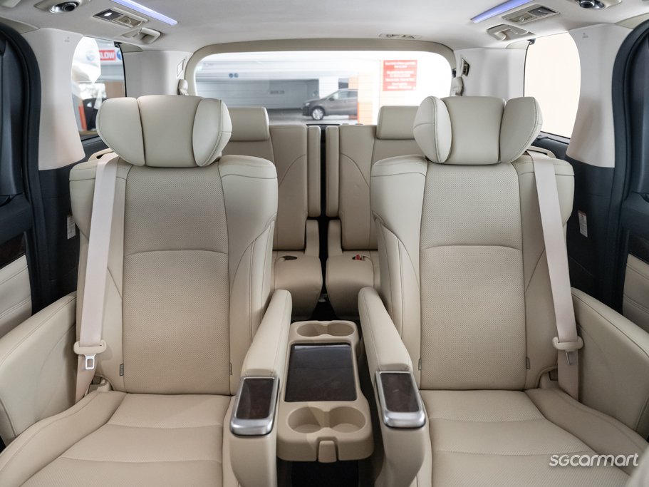 https://i.i-sgcm.com/new_cars/cars/12961/12961_g40