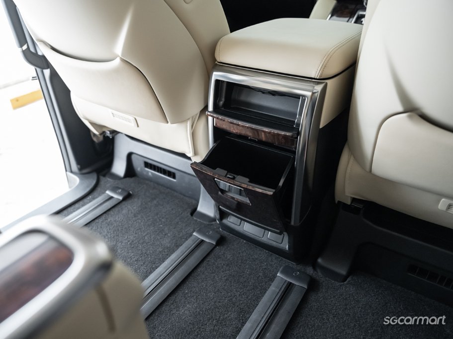 https://i.i-sgcm.com/new_cars/cars/12961/12961_g41