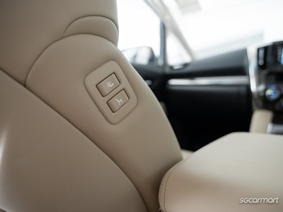 https://i.i-sgcm.com/new_cars/cars/12961/12961_g42