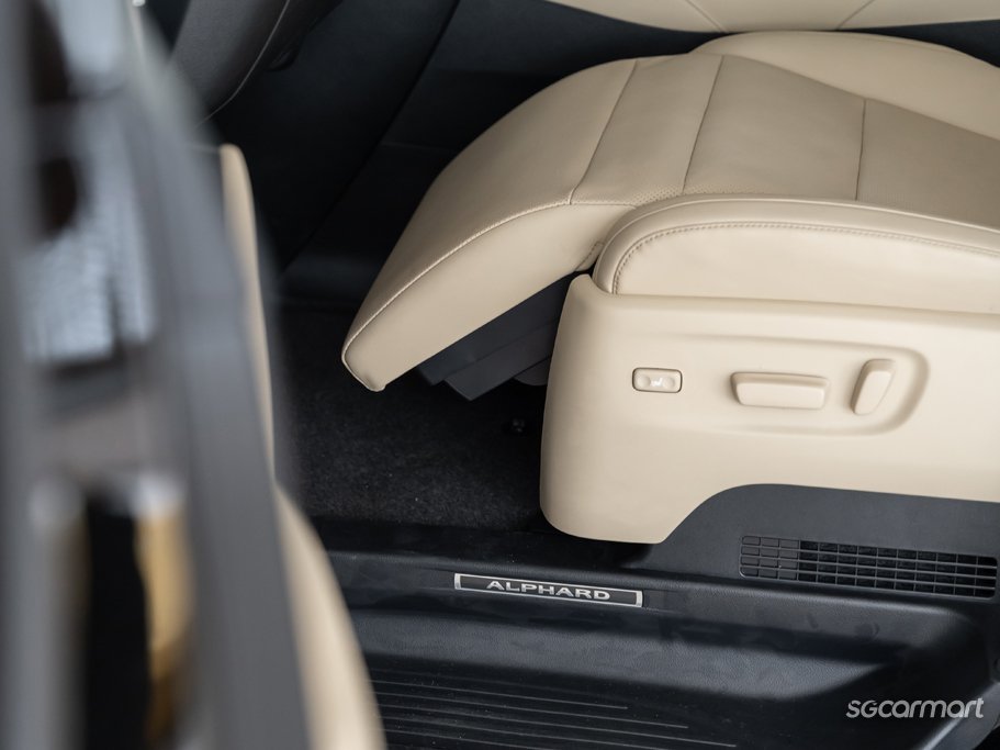 https://i.i-sgcm.com/new_cars/cars/12961/12961_g46