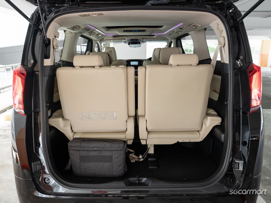 https://i.i-sgcm.com/new_cars/cars/12961/12961_g49