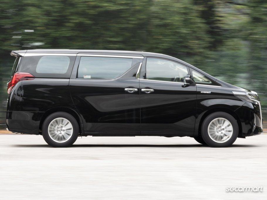 https://i.i-sgcm.com/new_cars/cars/12961/12961_g7