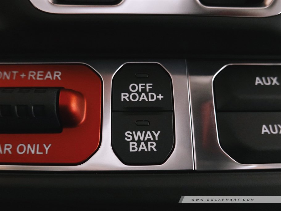 https://i.i-sgcm.com/new_cars/cars/12964/12964_g26