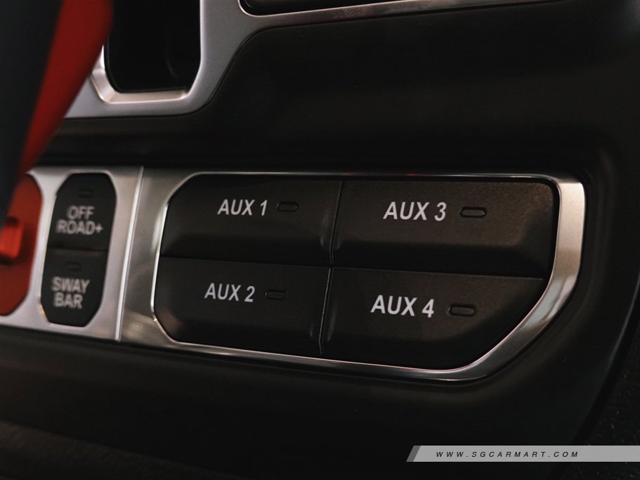 https://i.i-sgcm.com/new_cars/cars/12964/12964_g27