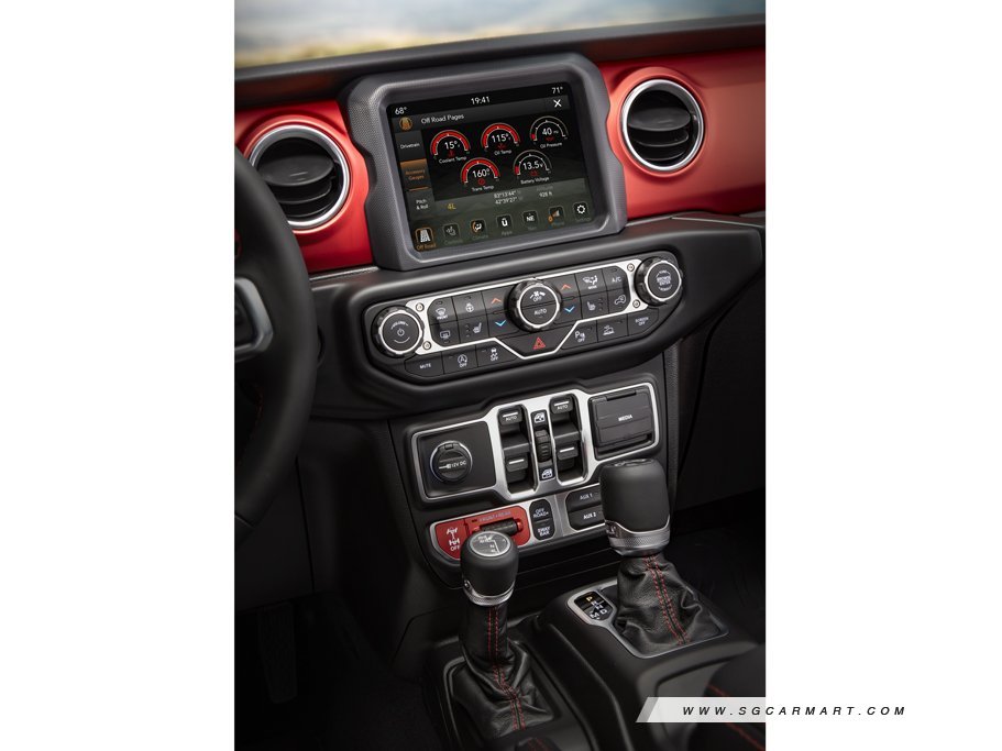 https://i.i-sgcm.com/new_cars/cars/12964/12964_g28