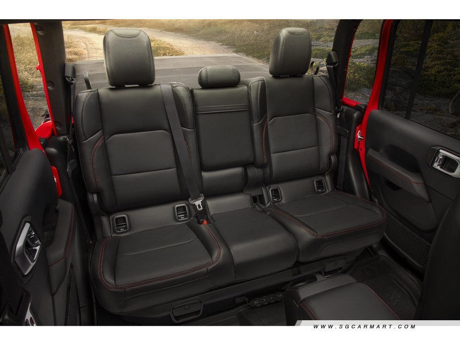 https://i.i-sgcm.com/new_cars/cars/12964/12964_g31
