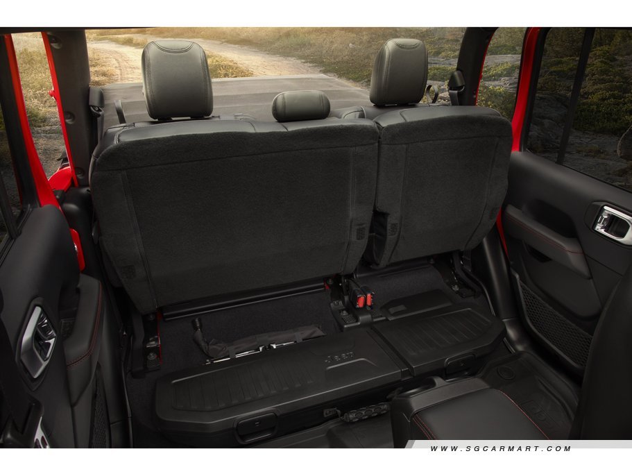 https://i.i-sgcm.com/new_cars/cars/12964/12964_g32