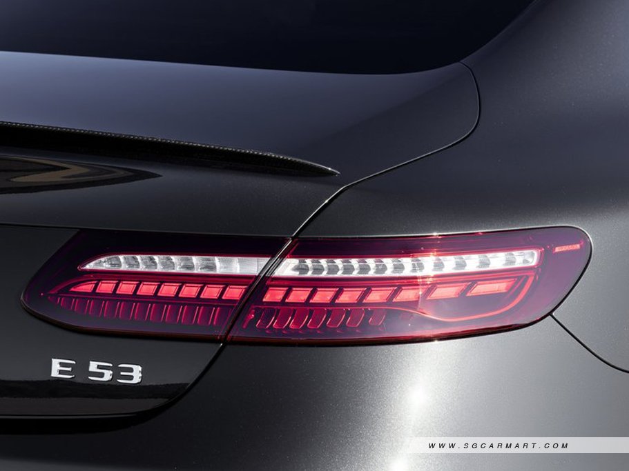 Mercedes-Benz E-Class Coupe Mild Hybrid 10