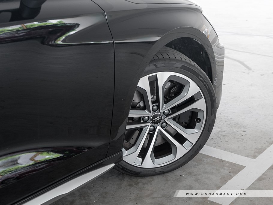 https://i.i-sgcm.com/new_cars/cars/12976/12976_g79