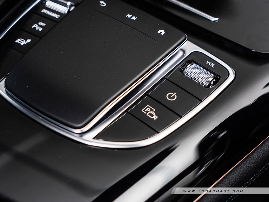 https://i.i-sgcm.com/new_cars/cars/12977/12977_g76