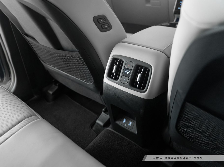 https://i.i-sgcm.com/new_cars/cars/12986/12986_g56